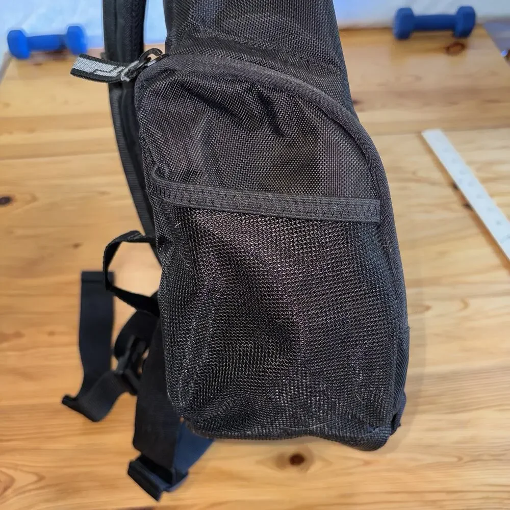 Targus Black Laptop Backpack with 3 Areas & Padded Laptop Section - EUC